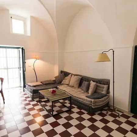 La Casa Delle Lanterne